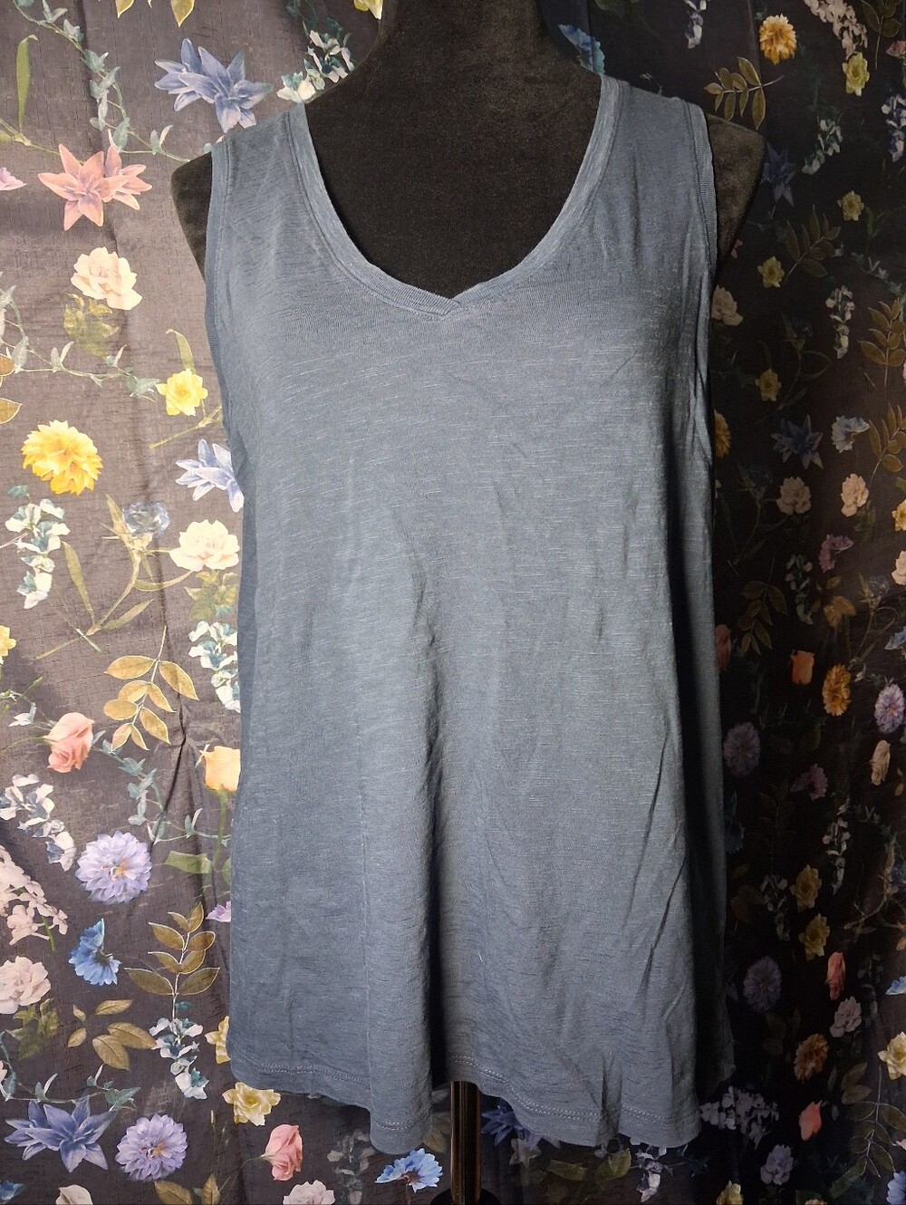 Time and Tru Slate Blue V-Neck Flowy Tank